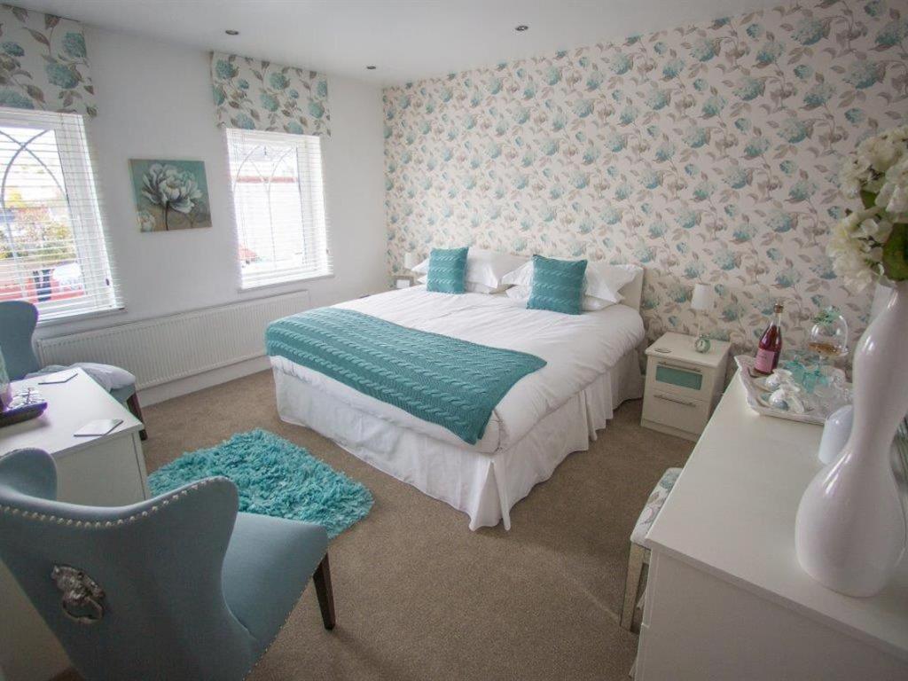 Queen Bee & B Merthyr Tydfil Dış mekan fotoğraf