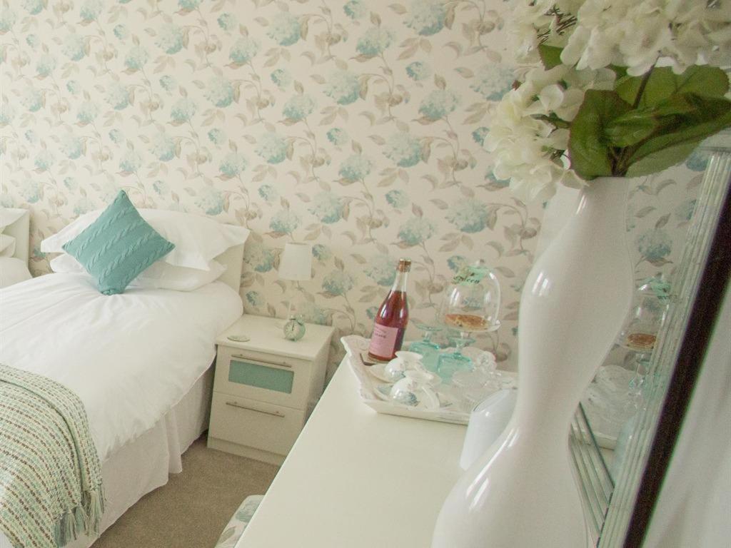 Queen Bee & B Merthyr Tydfil Dış mekan fotoğraf